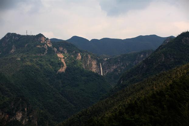 龍山(湖南省漣源市-新邵縣的大龍山)