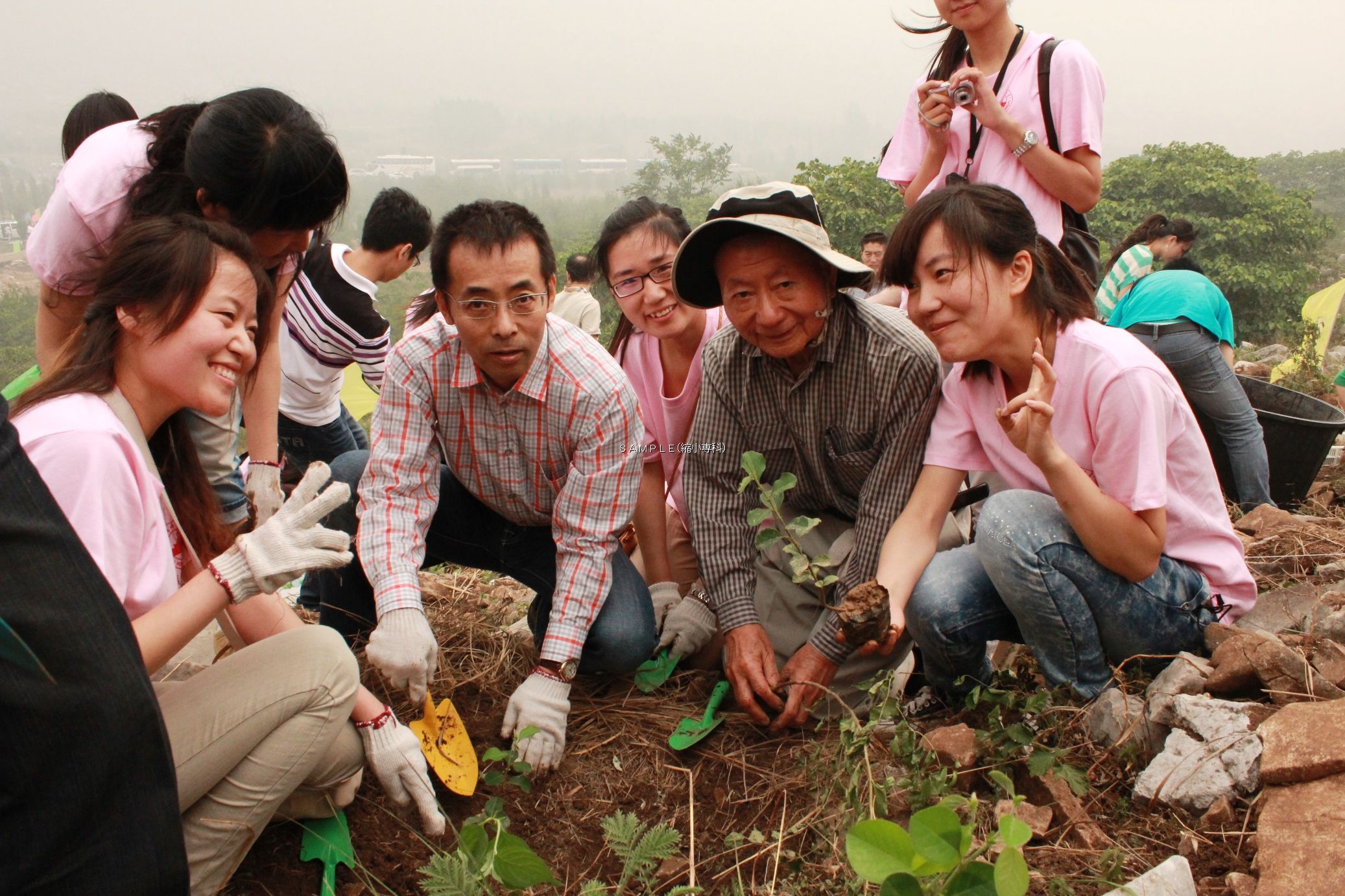 社長山田英生和植生專家宮脅昭參加植樹活動