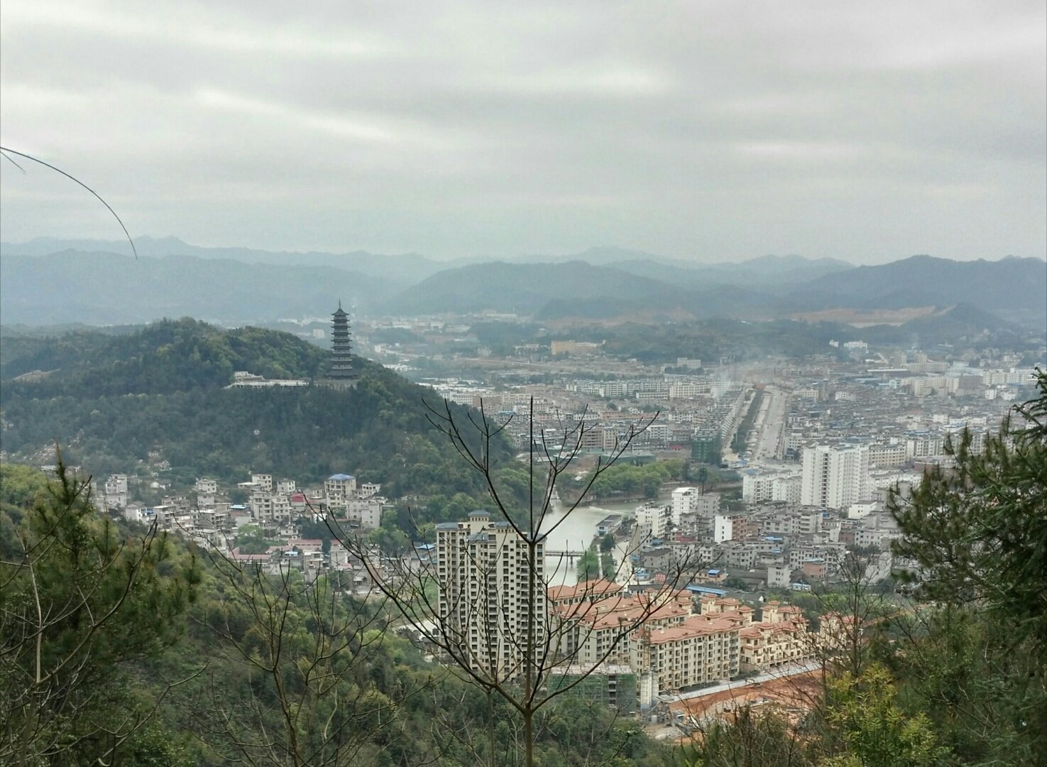 南安鎮(江西省贛州市大余縣下轄鎮)