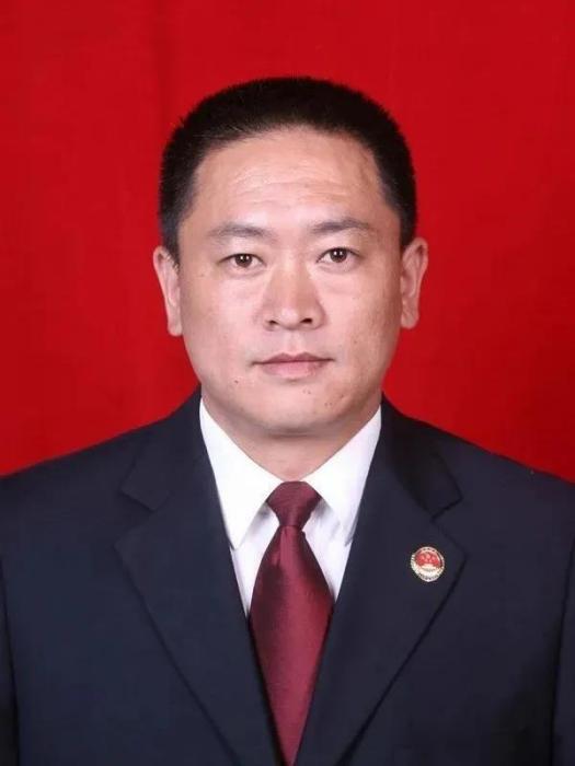 李軍(涼山彝族自治州越西縣人民檢察院檢察長)