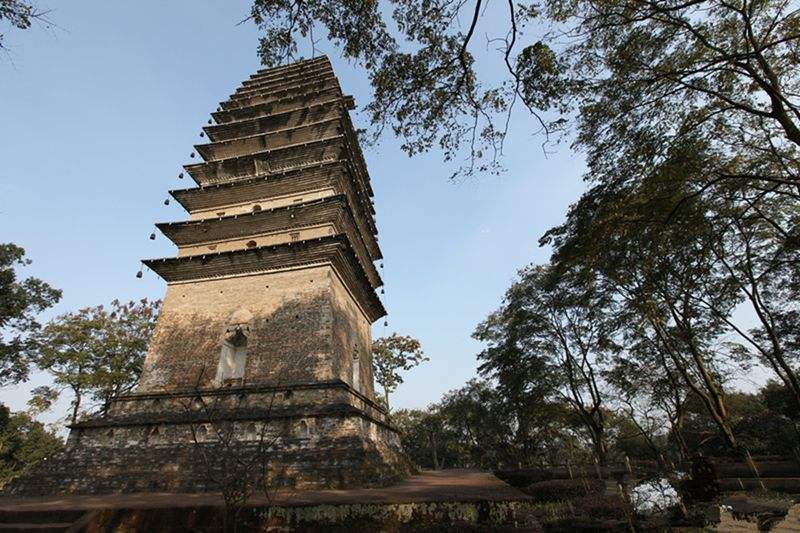 樂山靈寶塔