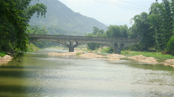 邦都村