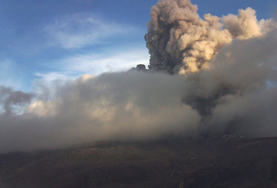 哥倫比亞魯伊斯火山噴發