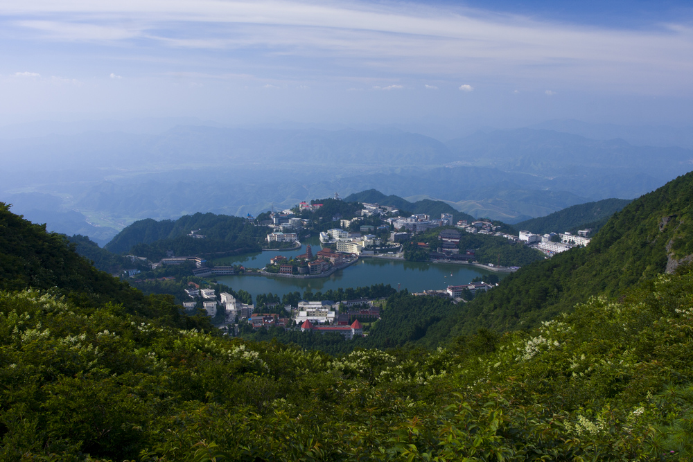 雲中湖