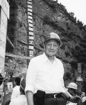 1997年，陳夢熊考察三峽工程