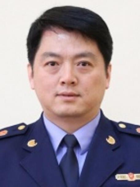 李峰(遼寧省遼陽市白塔區市場監督管理局副局長)