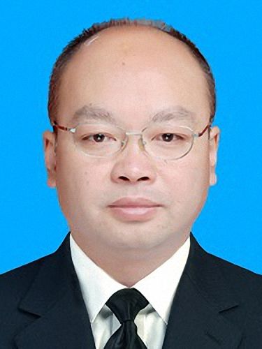 劉輝(安順市自然資源局黨委委員、副縣長級幹部)