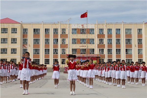 阿克陶縣實驗國小