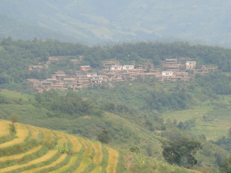 小寨村(新平縣平甸鄉彌勒村民委員會下轄村)