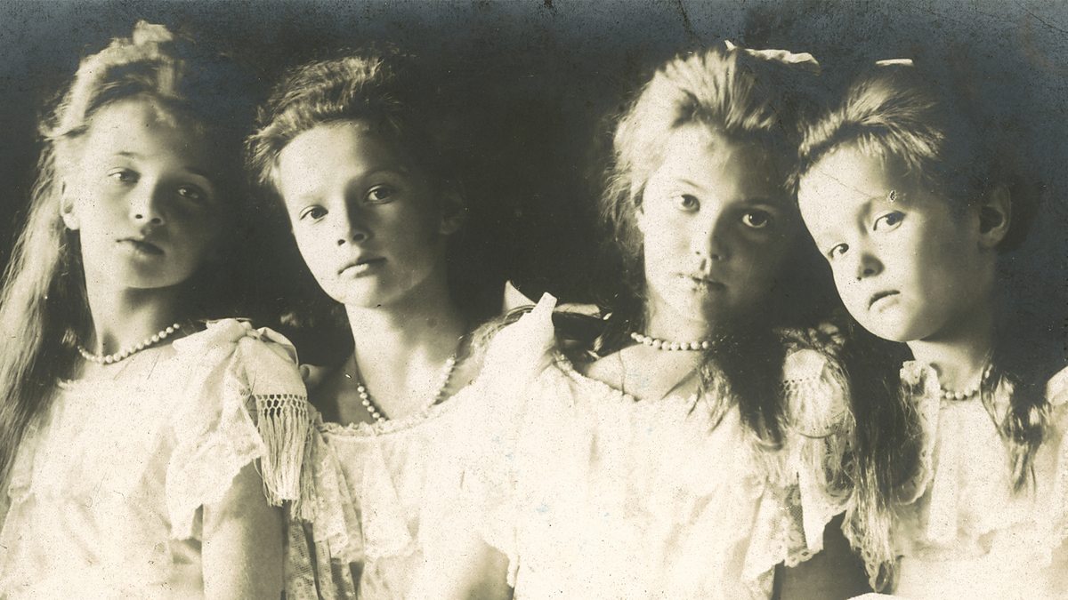 奧爾加、塔季揚娜、瑪麗亞、阿納斯塔西婭，攝於1906年