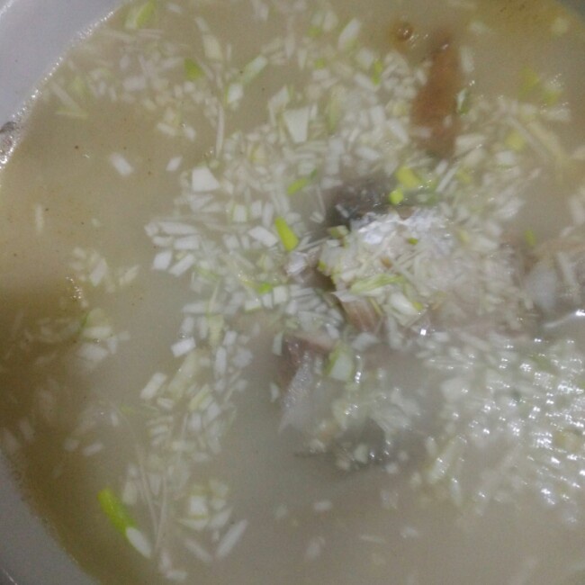 奶色鯽魚湯