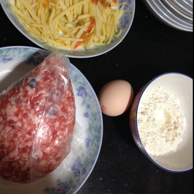 肉末蛋餅土豆絲包