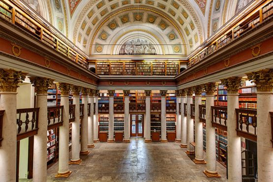 聖馬利諾國家圖書館與圖書遺產館