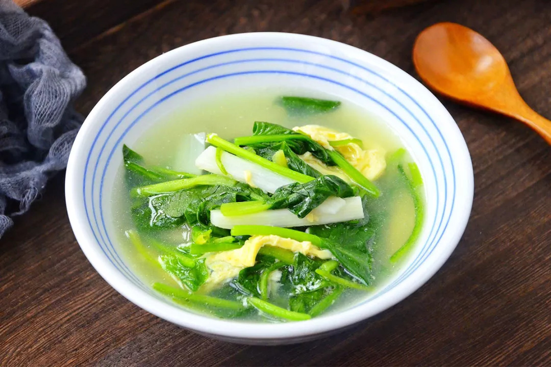 開水菠菜湯