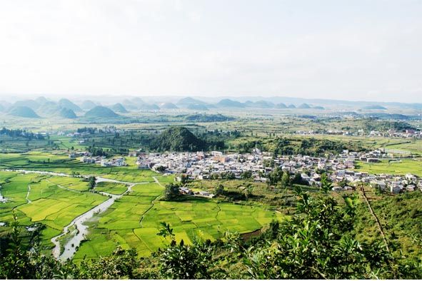 鮑家屯村(遼寧法庫縣和平鄉下轄村)