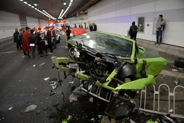 大屯路隧道飆車案