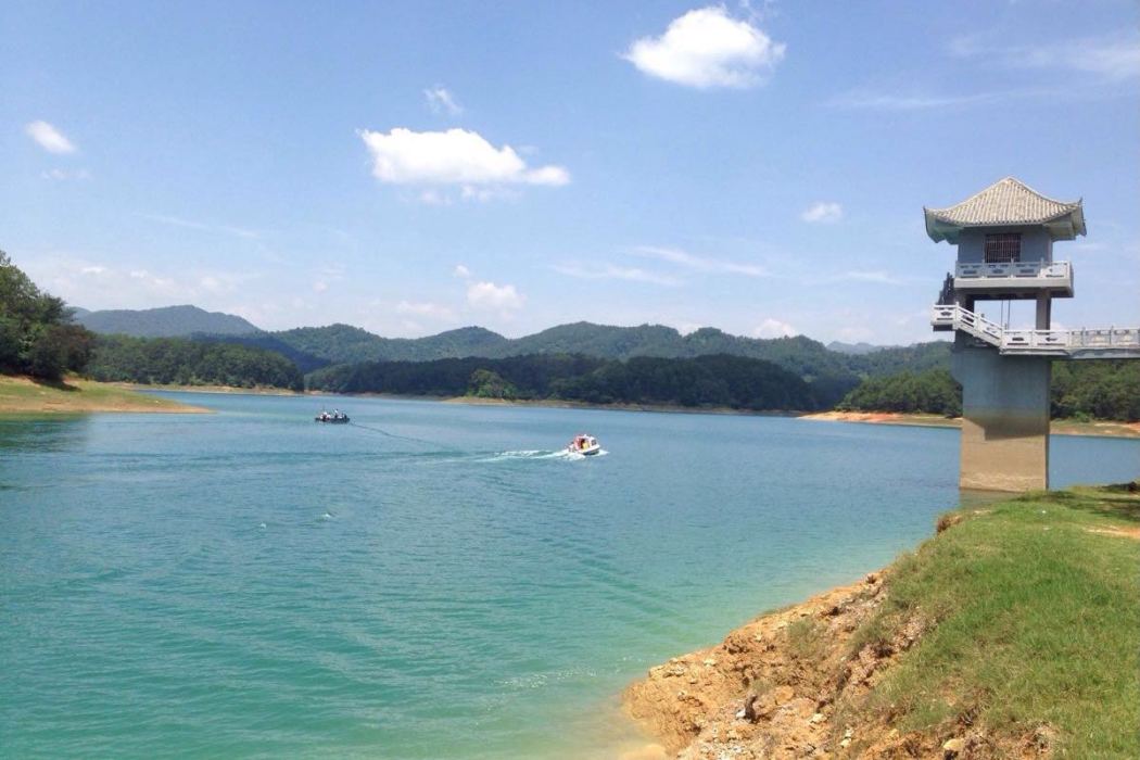 丘北納龍湖水利風景區