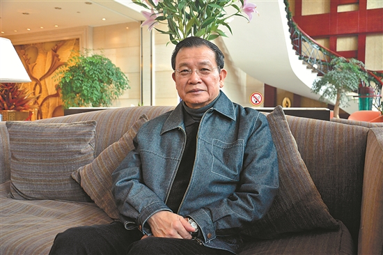潘耀明(作家、編輯家、出版家)