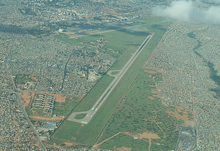 二月四日國際機場