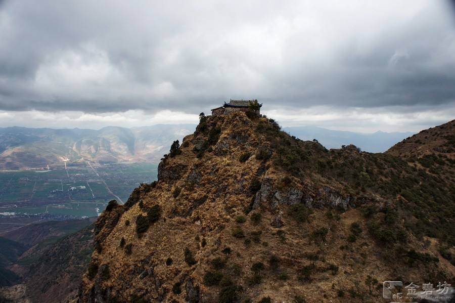 鶴慶石寶山