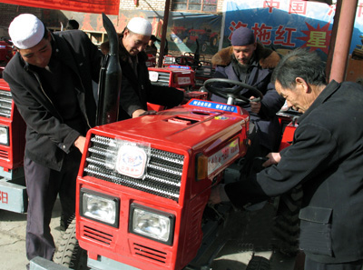 鄉民購買農機