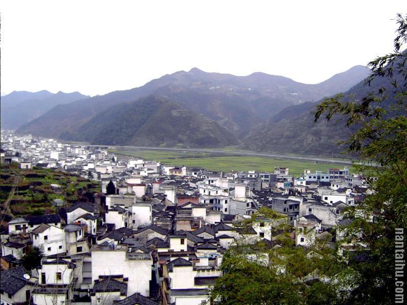 覆船山村