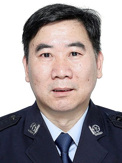 余偉光(廣州市公安局白雲區分局京溪派出所原一級警長)