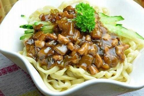 茄子肉醬熱乾麵