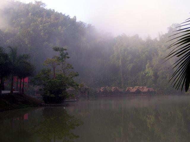 開平孔雀湖