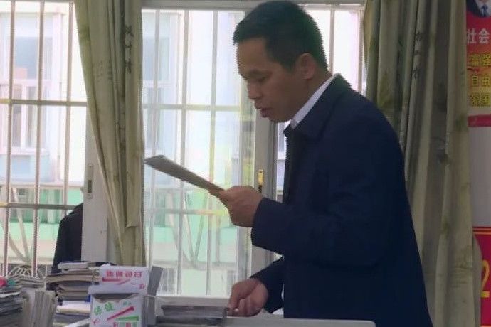 鄒鋒(陸川中學校長、黨委副書記，正高級教師)