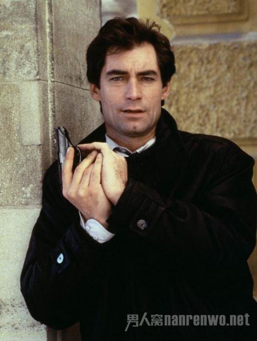 提摩西·道爾頓(timothy dalton)