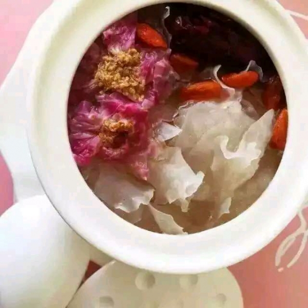 玫瑰花銀耳雞肝湯