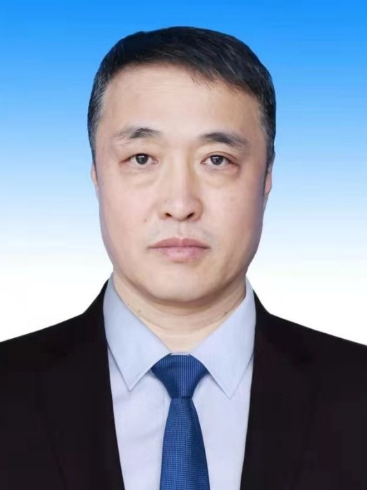 李岩嶺(內蒙古自治區扎蘭屯市政府原副市長)