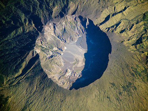 坦博拉火山