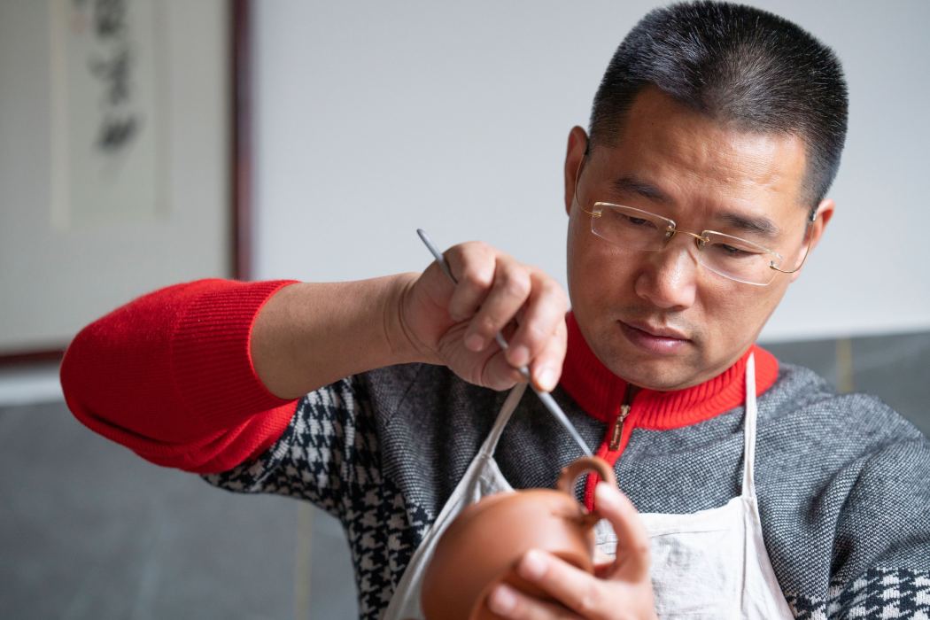 盧偉強(中國工藝美術師、陶瓷藝人)