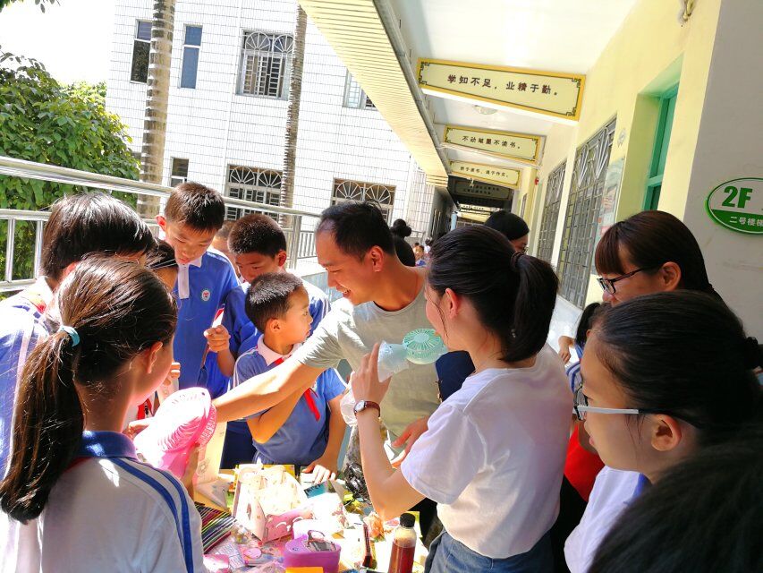 深圳市龍崗區布吉街道木棉灣學校