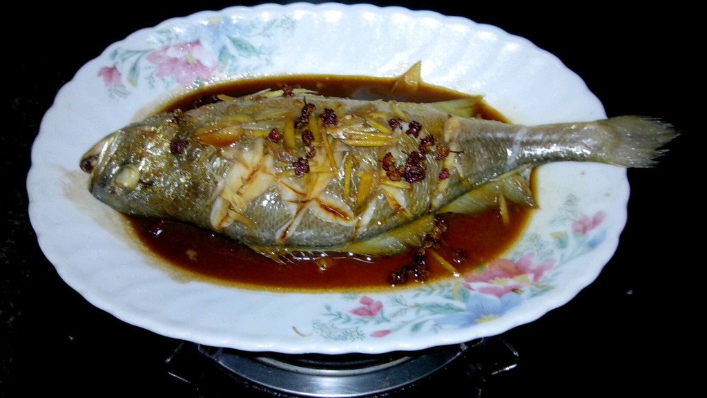 豆餅蒸鹹黃魚