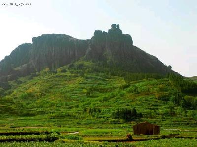 南岩山