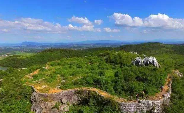 石氏祖地大觀嶺（新田大觀堡遺址）