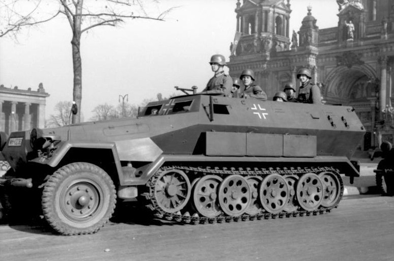 SdKfz 251半履帶車