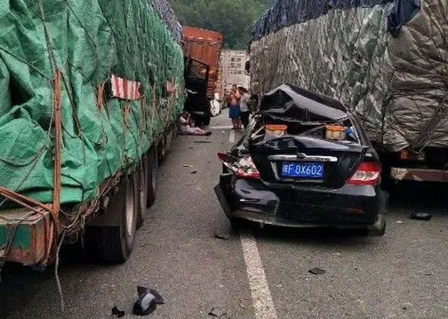 7·29京昆高速車輛相撞事故