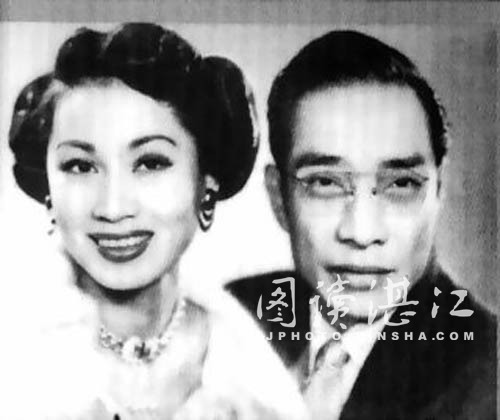 馬師曾在赤坎認識紅線女,1944年的結婚照