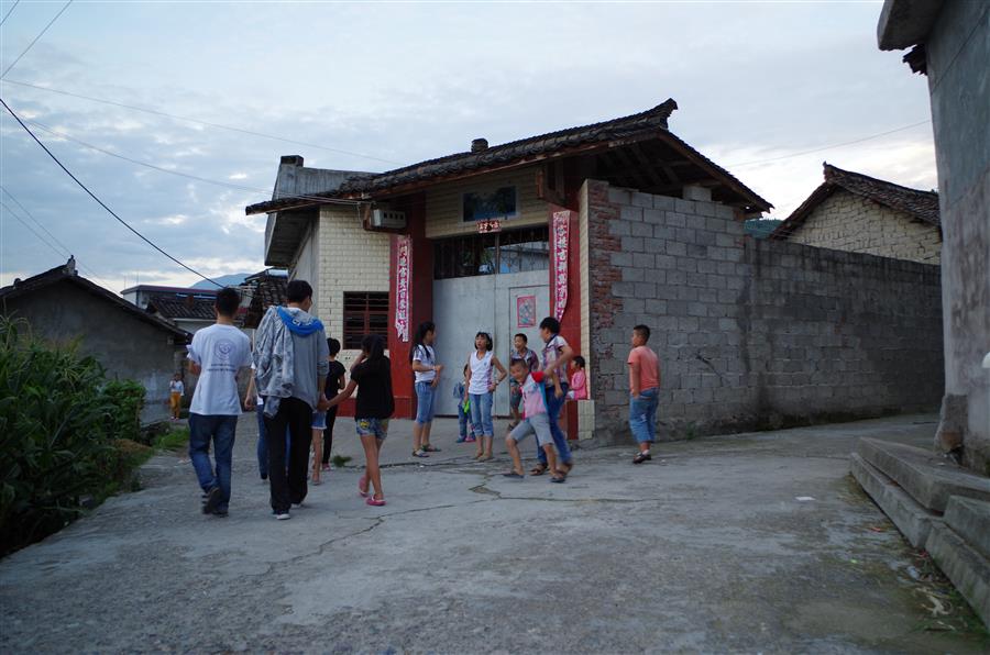 石龍村(雲南玉溪市通海縣秀山鎮下轄村)