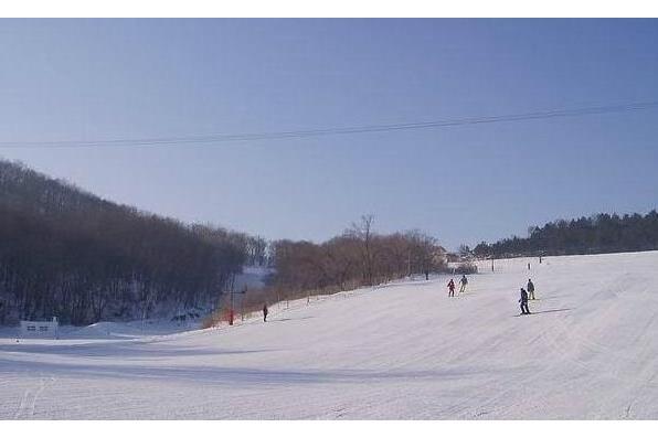 二龍山滑雪場