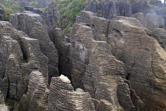 三棱石灰岩層