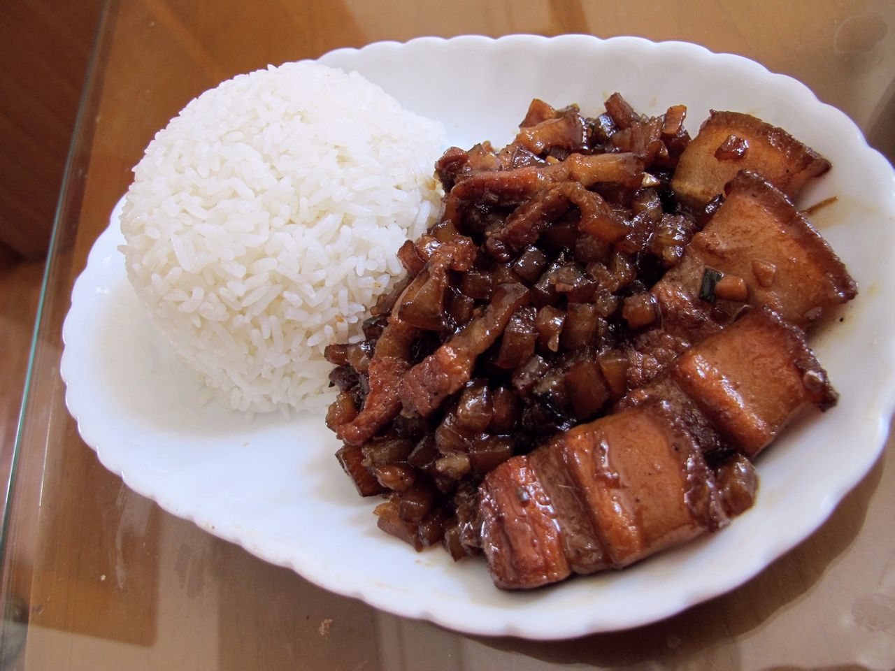 金牌滷肉飯