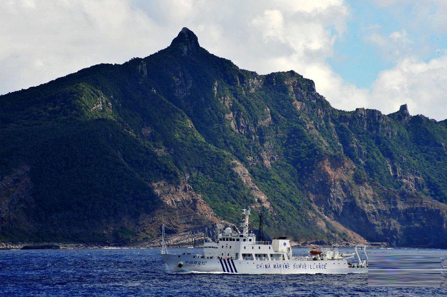 我海監船抵釣魚島海域巡航(圖)