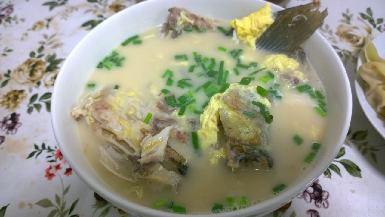 燉鯽魚湯