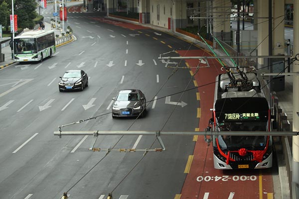 上海延安路中運量公交