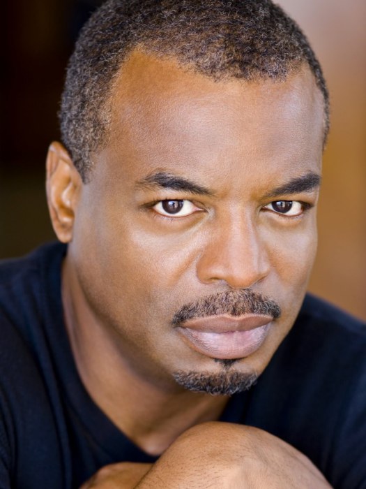 萊瓦爾·伯頓(LeVar Burton)